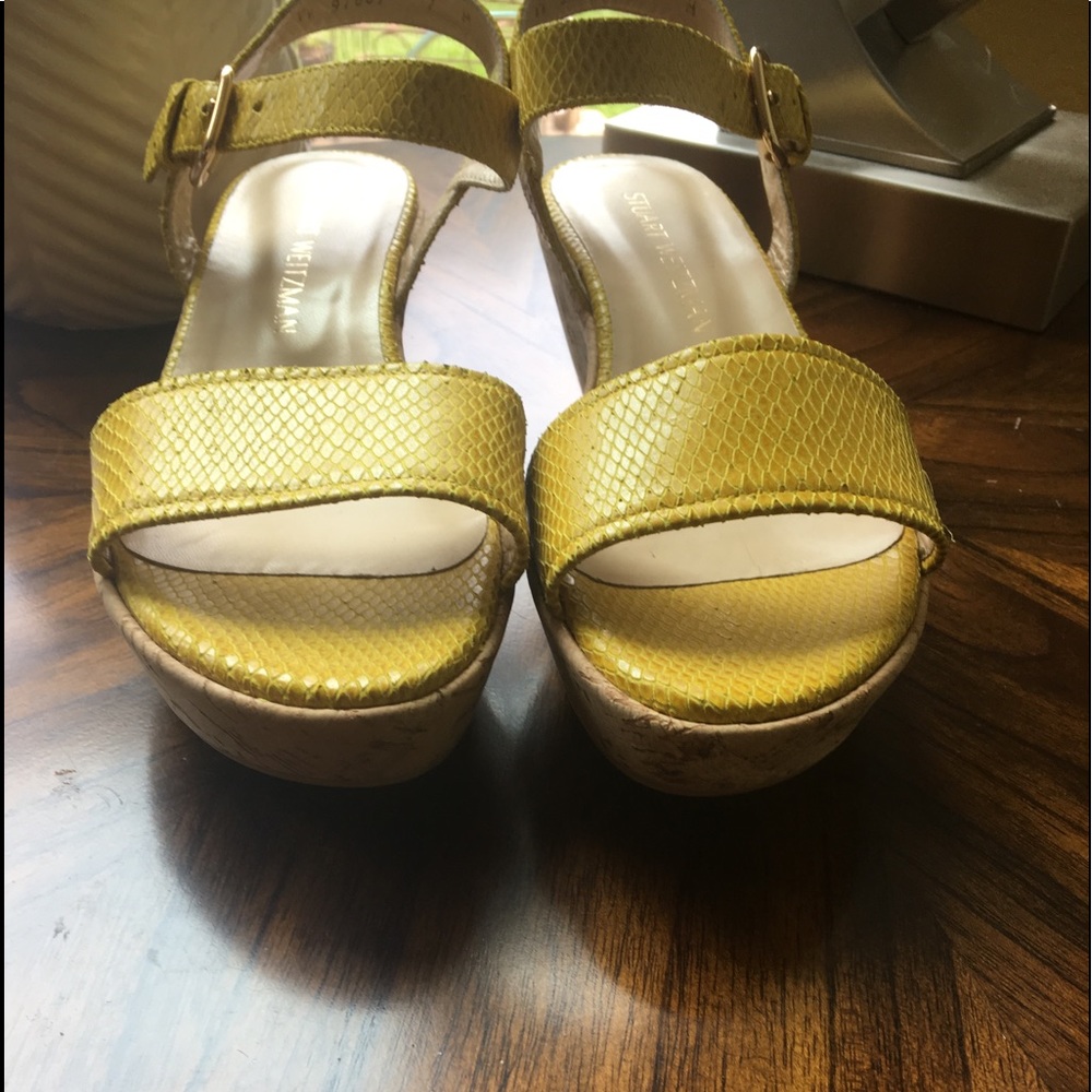 🎉HP🎉 Stuart Weitzman Yellow Sandals - Picture 4 of 5